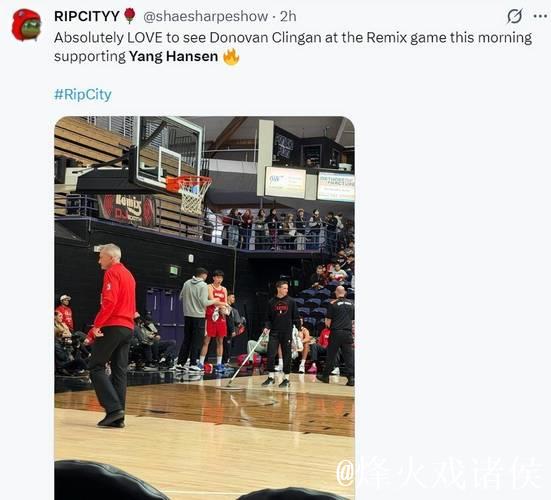 杨瀚两双冲顶热搜!对抗显著增强 球权掌控能力突出 拓媒追忆比帅 杨瀚两双冲顶热搜!对抗显著增强 球权掌控能力突出 拓媒追忆比帅